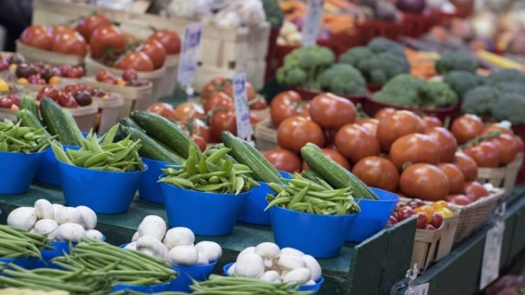 افزایش تورم و قیمت موادغذایی (Paul Chiasson/The Canadian Press)