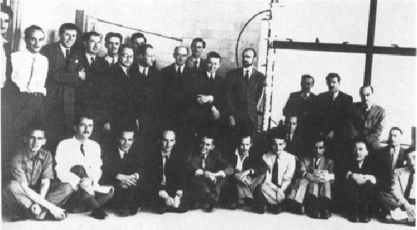 کارکنان آزمایشگاه مونترال در سال ۱۹۴۴ (wikipedia)