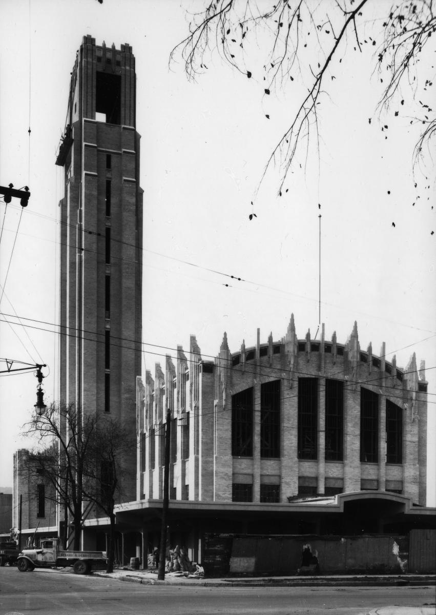 بازار اتواتر مونترال در سال‌هایی دهه ۱۹۳۰ (Archives of the City of Montreal. )